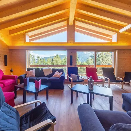 Ferienhaus Grand Chalet With Jacuzzi On Slopes In Riddes *